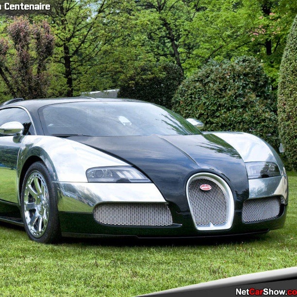 Cool Chrome Bugatti Veyron looking Pretty....AWESOME!!!
