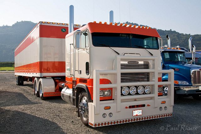 Truck - Freightliner COE 5183