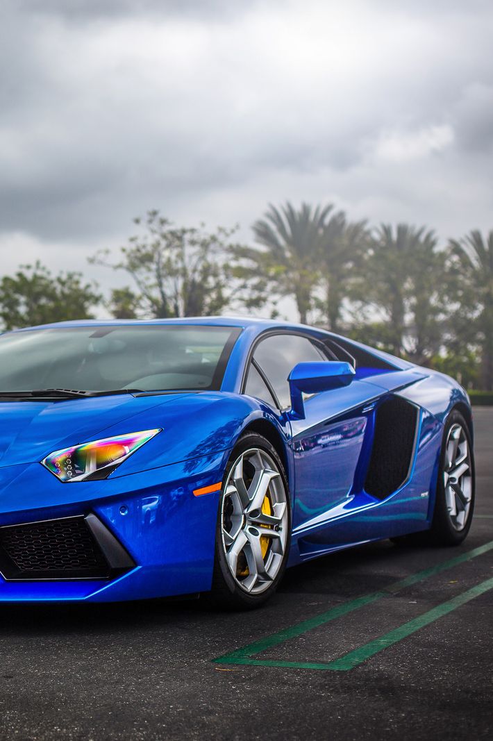 Wow! This Stunning Aventador will leave anyone speechless. You could drive one by clicking on the pic! now!