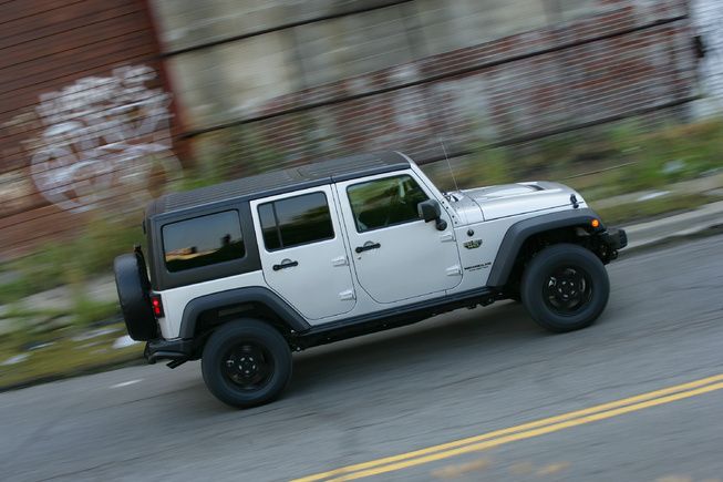 Jeep - Jeep Wrangler Call of Duty: MW3 Special Edition