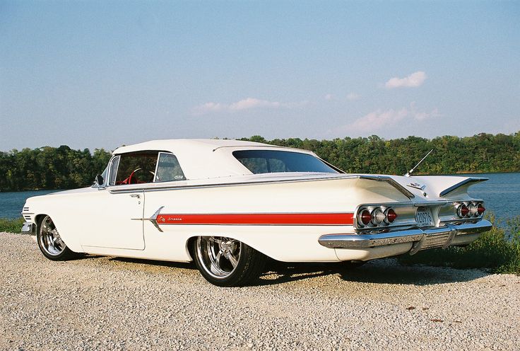 Muscle automobile - 1960 Chevrolet Impala Ragtop,  Big front seats !