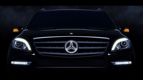 Luxury car - Mercedes Benz offers an illuminated star emblem