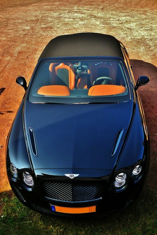 10 World Fastest Sport Cars - Bentley Continental GT