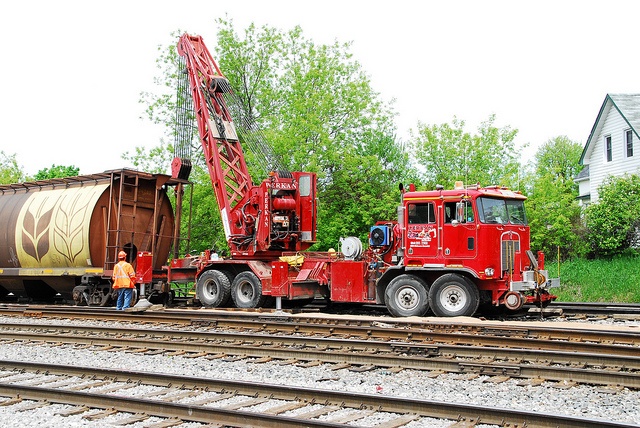 PERKAN Rail Services Inc. Kenworth 4 door cab over crew cab hi-rail twin steer quad-axle crane truck 3 Smiths Falls, Ontario Canada 05132010 AВ©Ian A. McCord