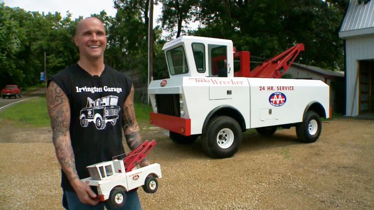 Truck - Wisconsin Man Builds Life-Size Tonka Truck