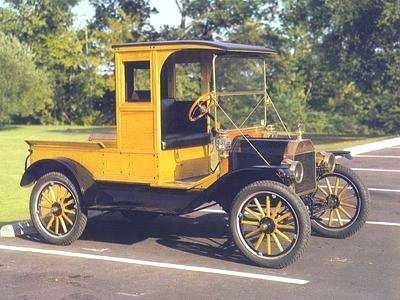 Truck - 1913 Ford Model T Closed Cab Pick up truck...