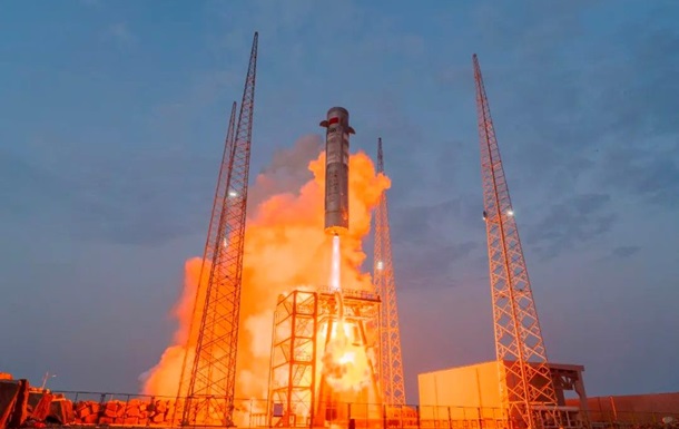 Китай вперше випробував багаторазову ракету