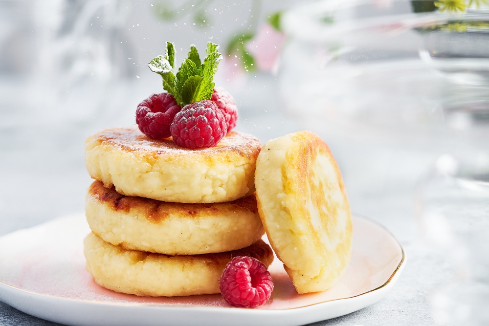 Три кроки до приготування ідеальних сирників: поради досвідчених господинь